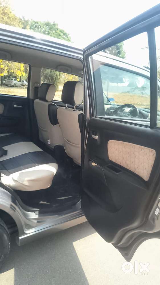 Maruti Suzuki Wagon R 1.0 Vxi Amt, 2017, Petrol