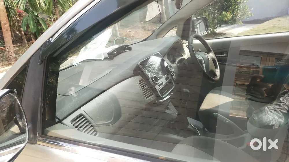 Toyota Innova 2015 Diesel 126000 Km Driven