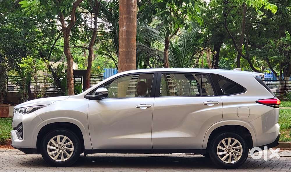 Toyota Innova Hycross 7s Option, 2024, Petrol
