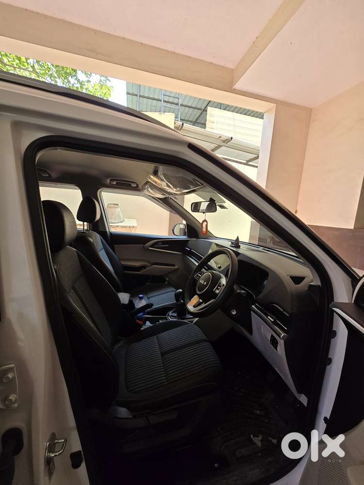 Kia Carens Petrol 2024