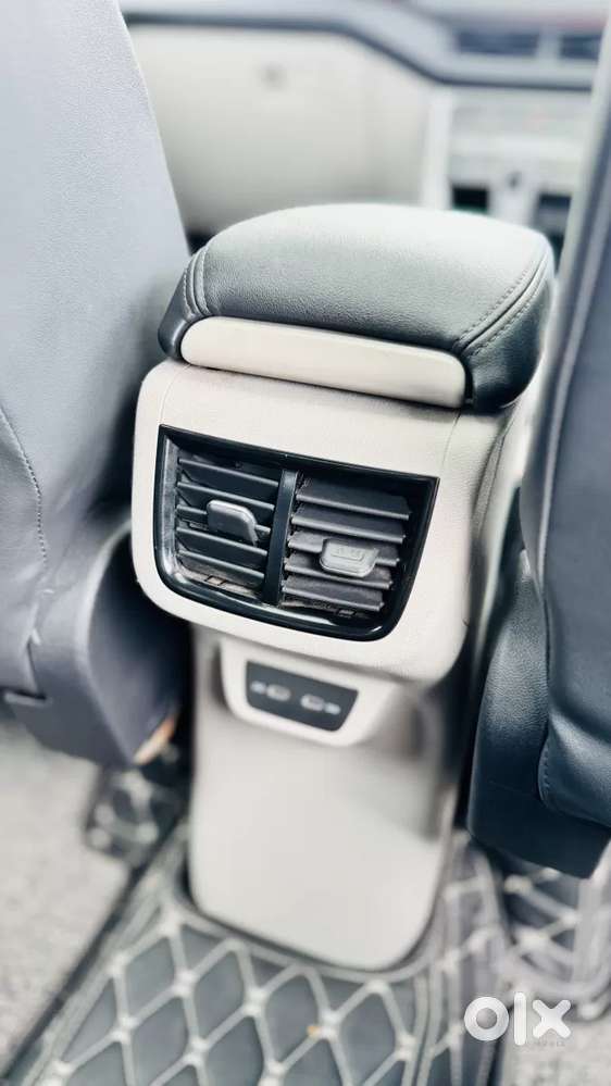 Volkswagen Taigun, 2024, Petrol