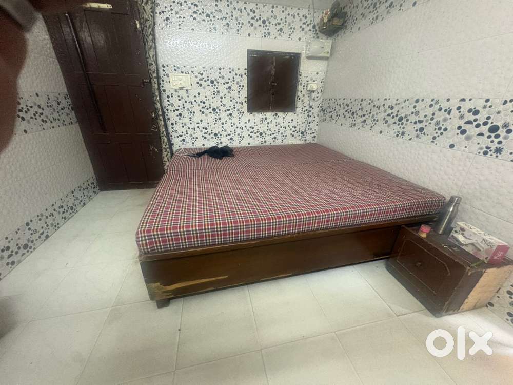 Selling bed and new matterres