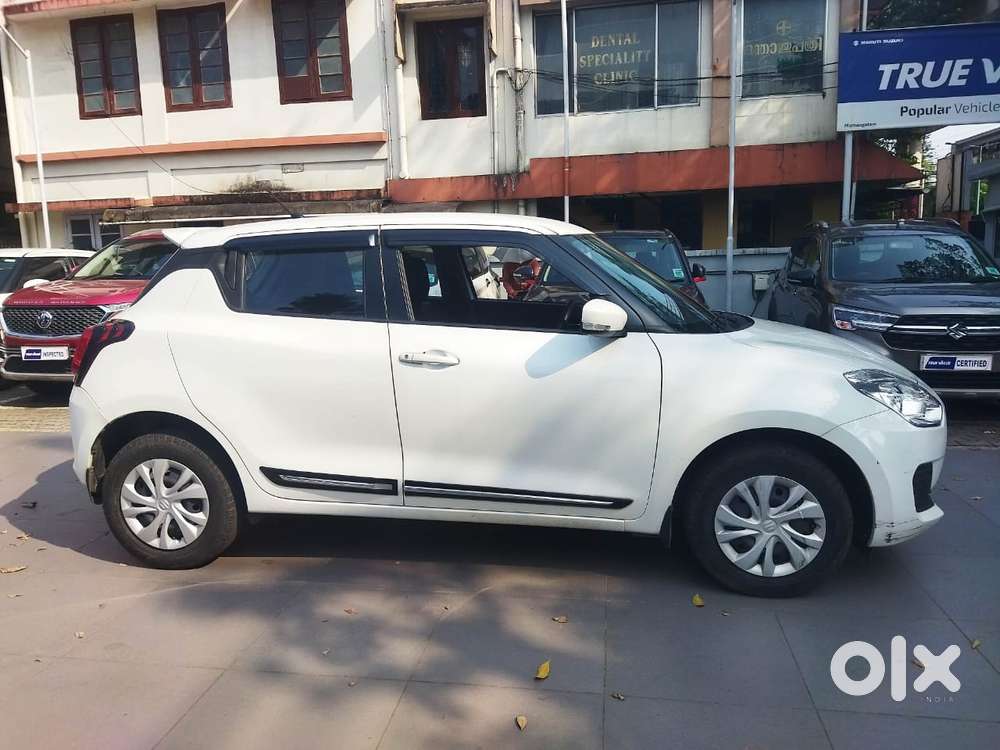 Maruti Suzuki Swift Vxi + Manual, 2022, Petrol