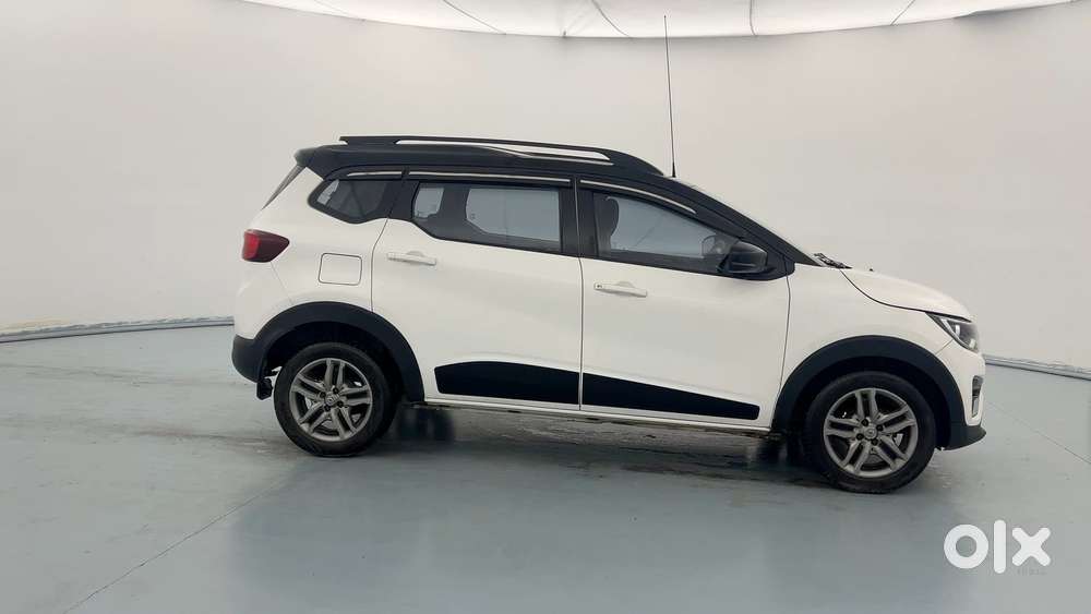 Renault Triber 1.0 Rxz Dual Tone, 2022, Petrol