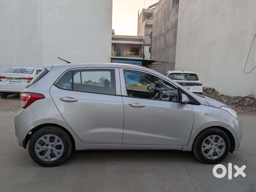 Hyundai Grand I10 2015 Diesel 77000 Km Driven