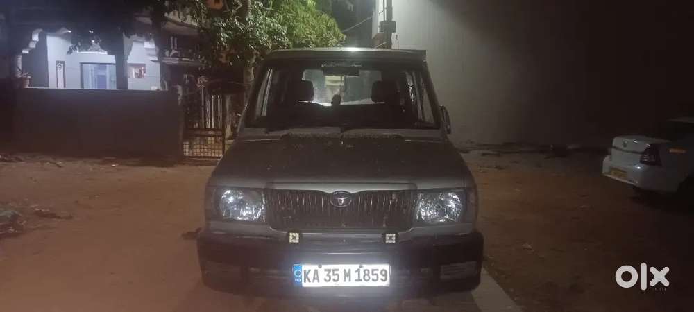 Toyota Qualis 2004 Diesel 255000 Km Driven