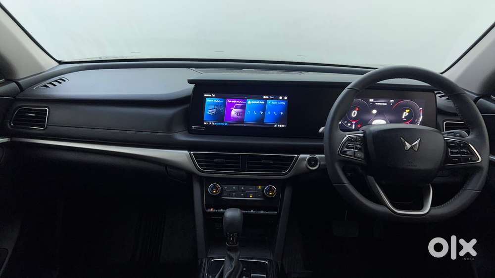 Mahindra Xuv700 2.0 Ax 7 Petrol At Luxury Pack Str, 2025, Petrol