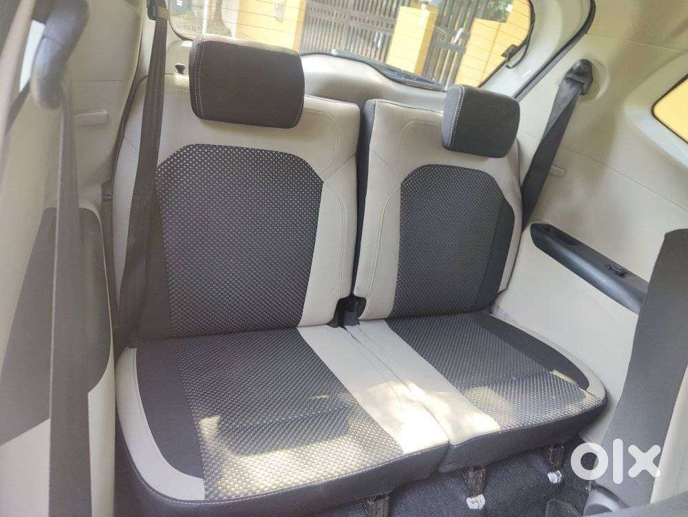 Renault Triber Rxz Easy-r Amt, 2023, Petrol