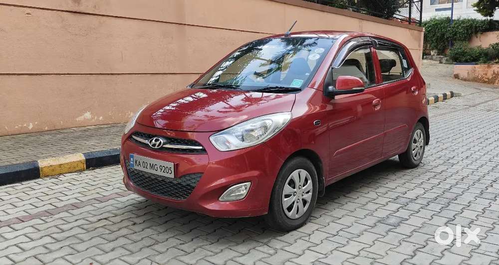 Hyundai I10 Sportz 2012 Model Petrol Car For Sale.