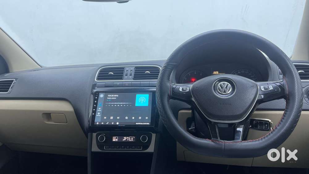 Volkswagen Polo Petrol Highline 1.2l, 2017, Petrol