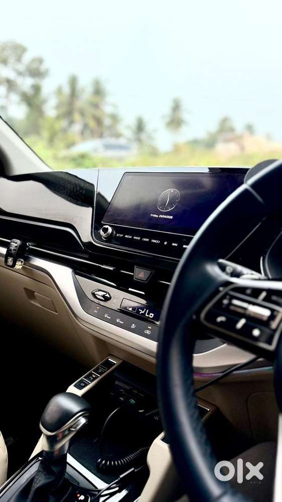 Kia Carens 2024 Petrol Well Maintained