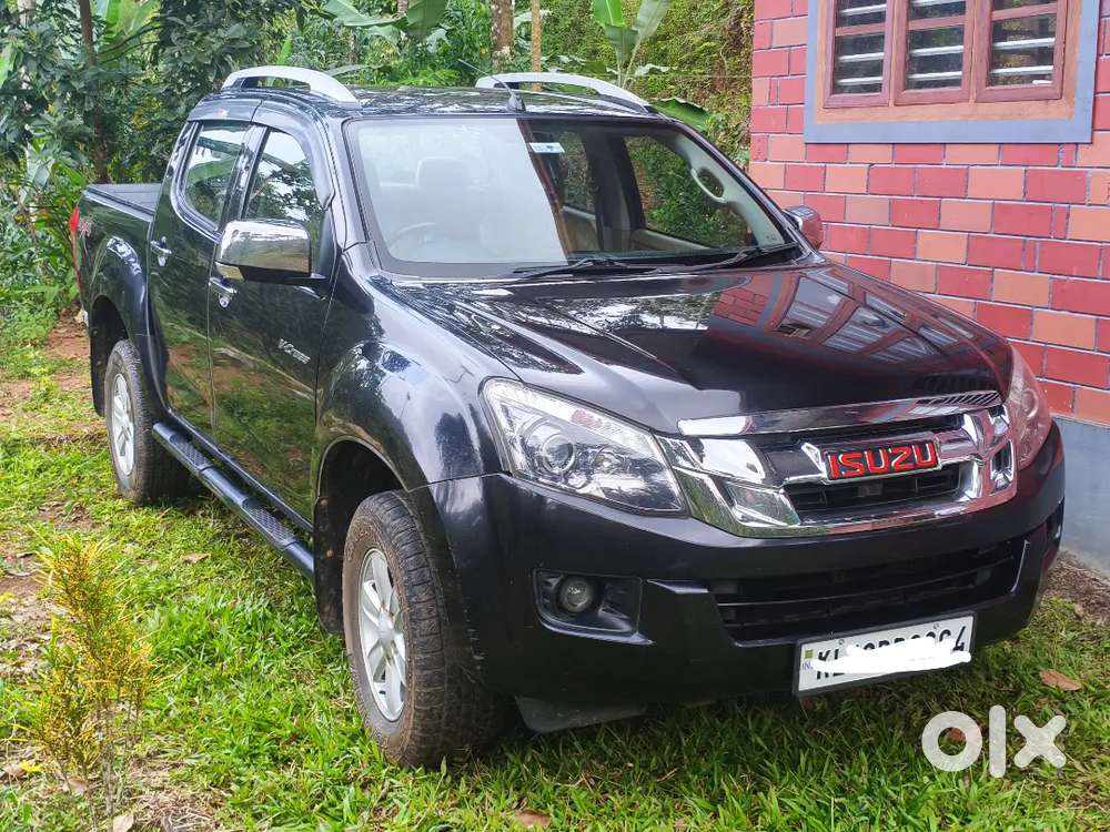 Isuzu V-cross 2017 Year