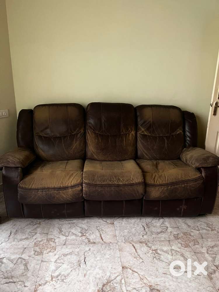 Recliner sofa