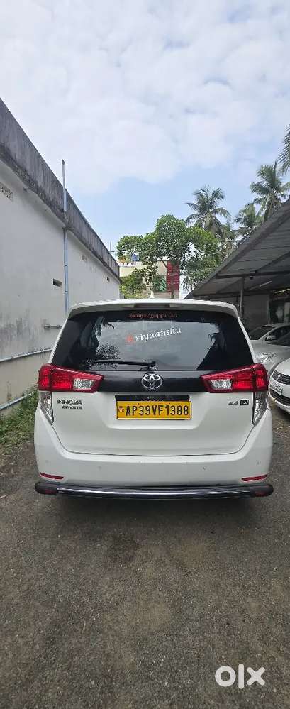 Inova Crysta Well Maintained Vehicle Up To Date Showroom Track