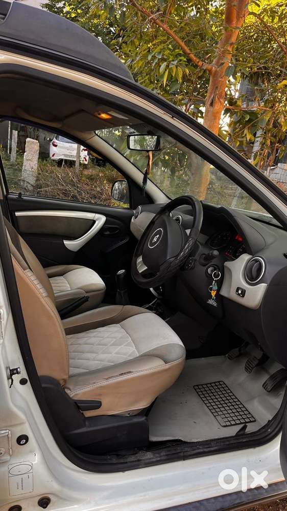 Renault Duster 2013 Petrol Well Maintained