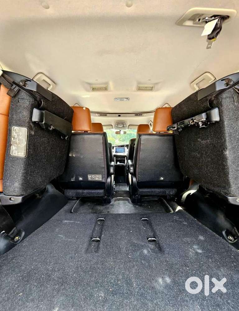 Toyota Innova Crysta 2.8z Automatic, 2016, Diesel