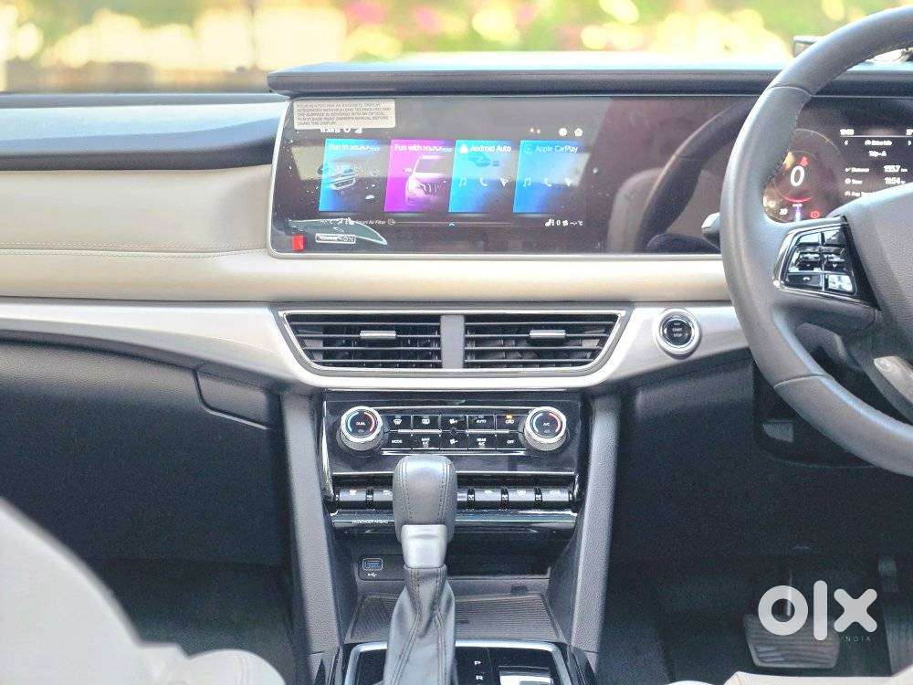Mahindra Xuv700 2.2 Ax 7 Diesel At Luxury Pack Str, 2025, Diesel