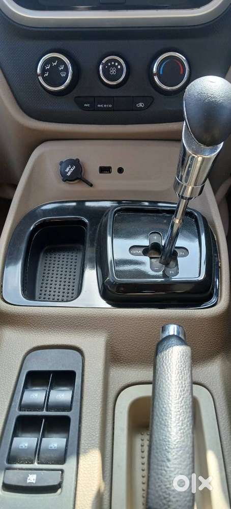 Mahindra Tuv 300 T8 Amt (automatic), 2016, Diesel