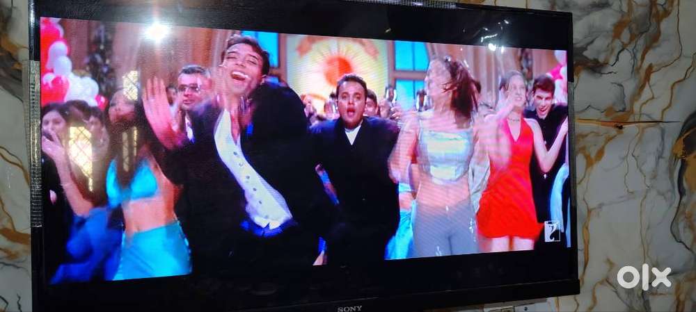 Sell TV 32 INCH smart TV