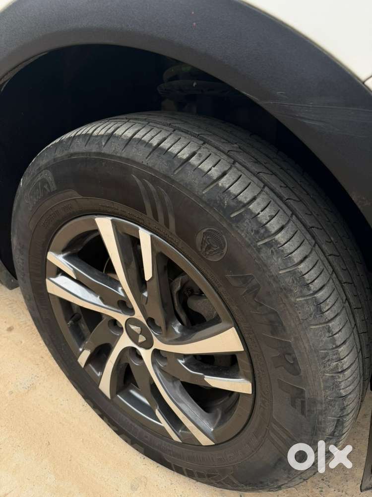 Mahindra Xuv700 Diesel Mt 2024