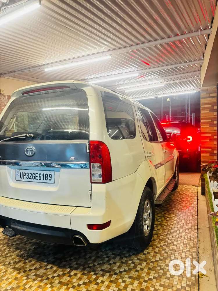 Tata Safari Storme 2015