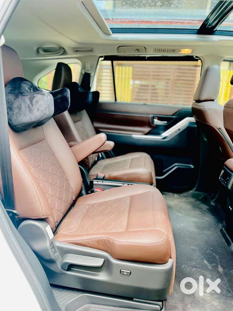 Toyota Innova Hycross 2.0 Zx Hybrid 7 Str, 2025, Petrol
