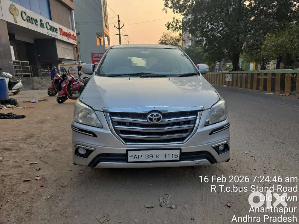 Toyota Innova 2014