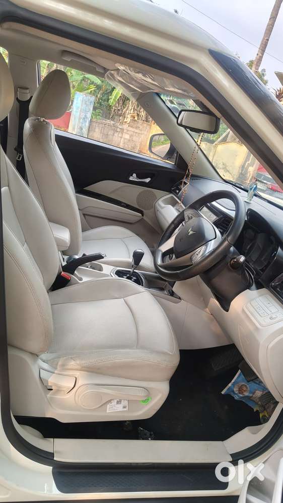 Mahindra Xuv300 1.2 W8 Amt Petrol, 2023, Petrol