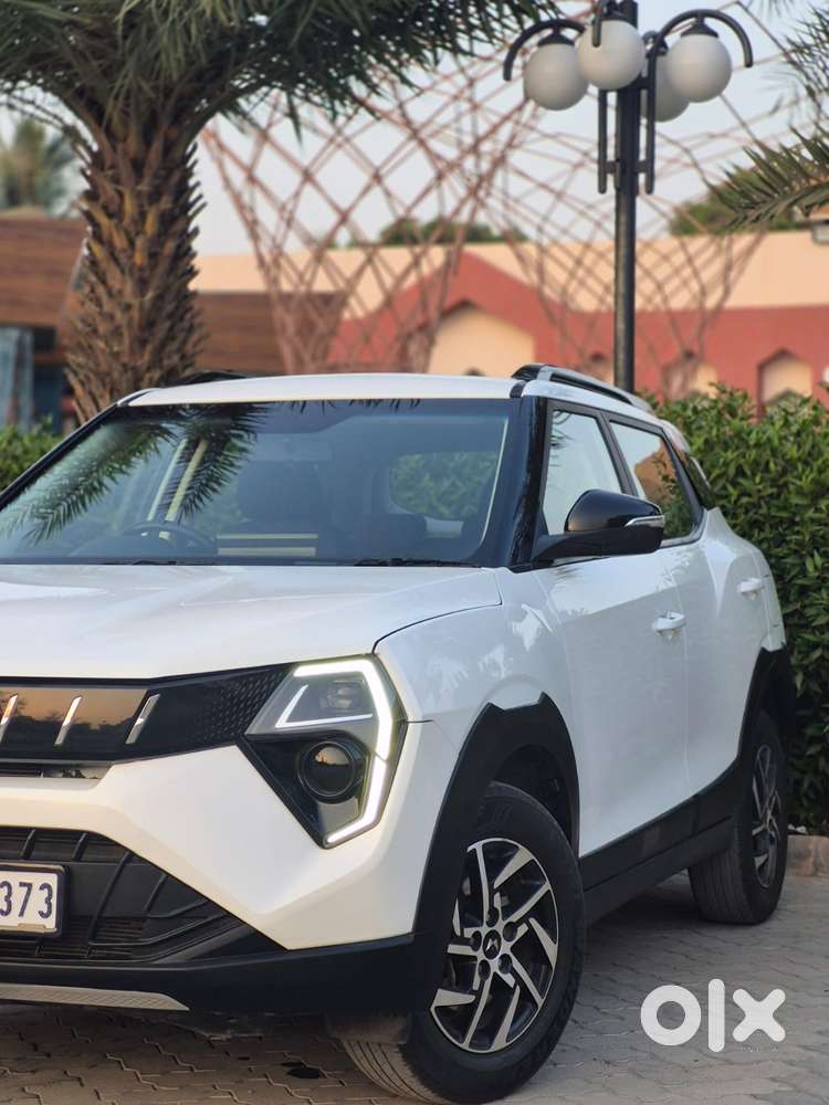 Mahindra Xuv 3xo Ax5 Pm Mt, 2026, Petrol