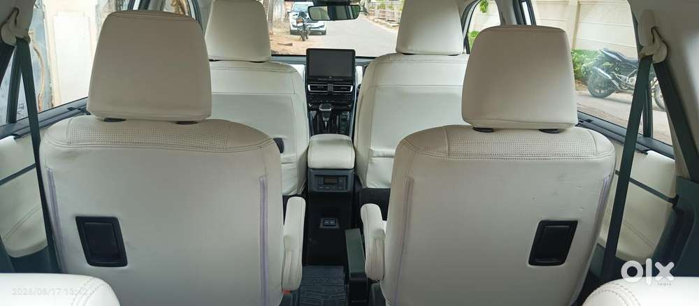 Toyota Innova Hycross 2.0 Zx (o) Hybrid 7 Str, 2023, Petrol