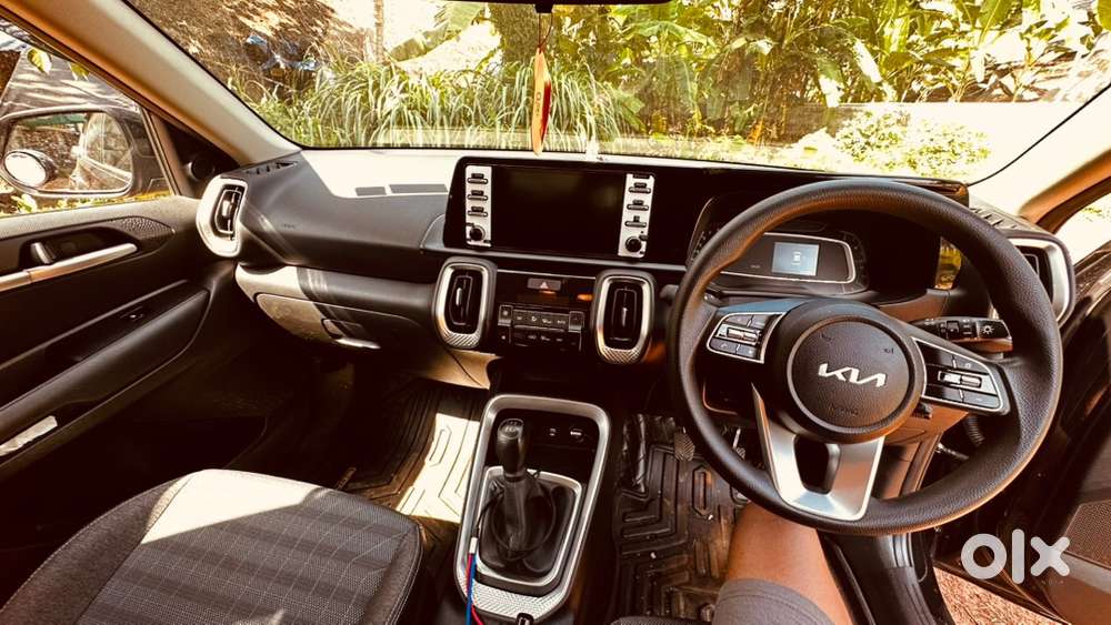 Kia Sonet 2023 Petrol 26000 Km Driven