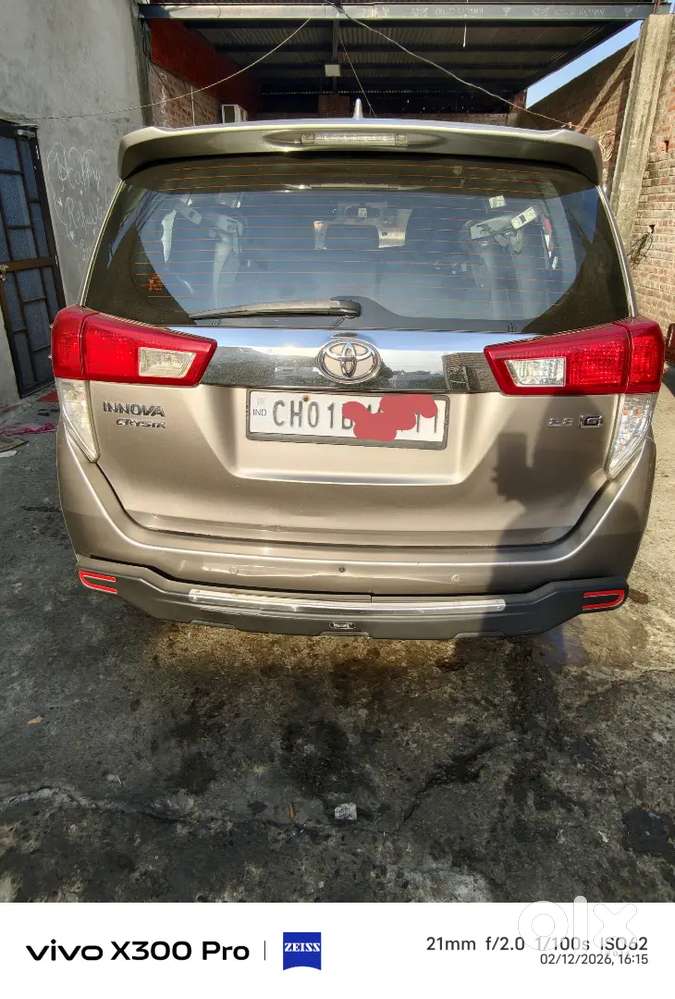 Toyota Innova Crysta 2017 Diesel Well Maintained