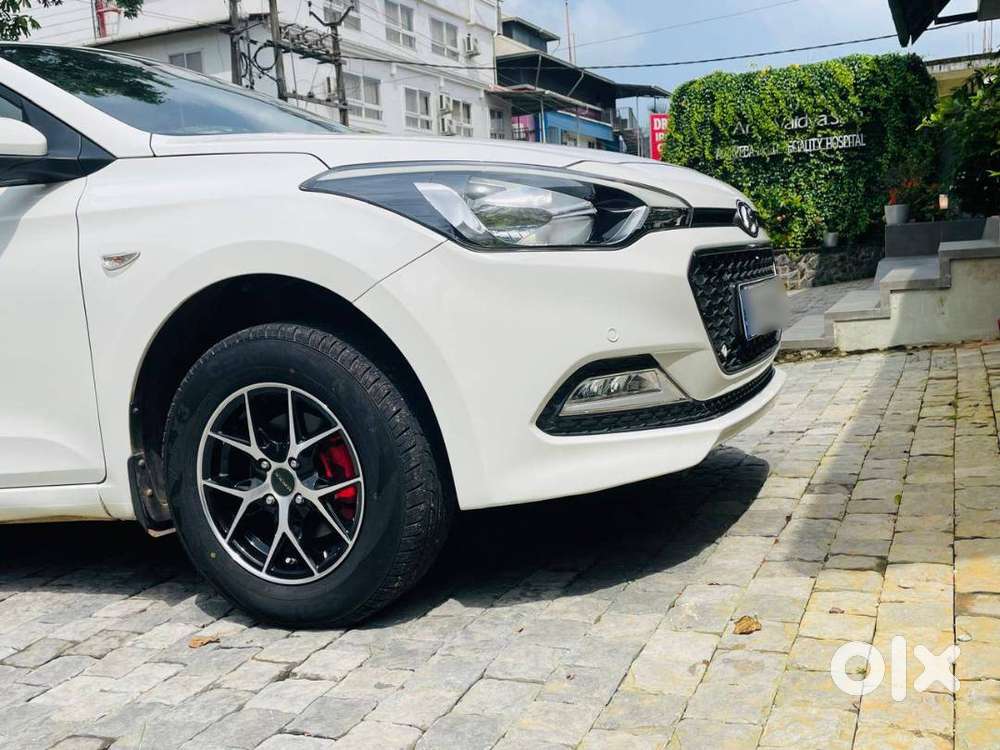 Nri-driven, Well Maintained Elite I20