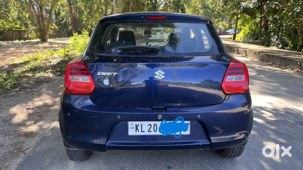 Showroom-condition, Accident-free Maruti Suzuki Swift Zxi