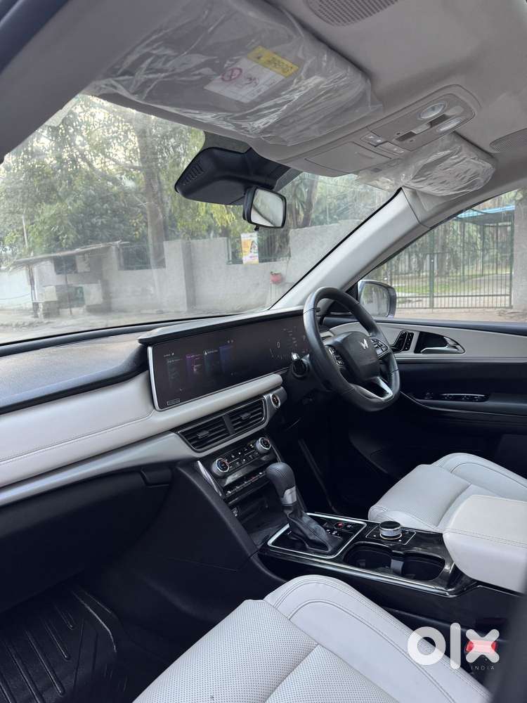 Mahindra Xuv700 2.2 Ax 7 Diesel At Luxury Pack Str, 2024, Diesel