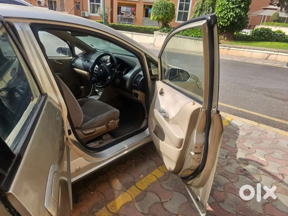 Honda City ZX vtech 2005 Petrol allow wheels, single owner