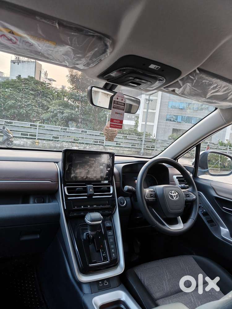 Toyota Innova Hycross 2.0 Vx Hybrid 8 Str, 2023, Petrol