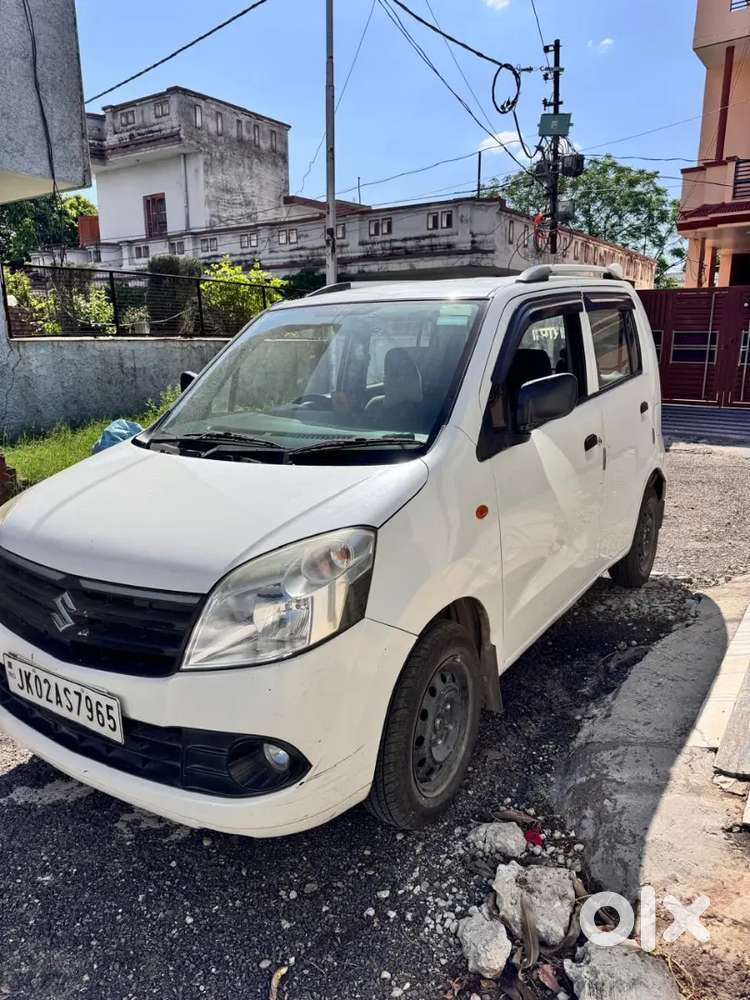 Wagonr 2011 White Colour