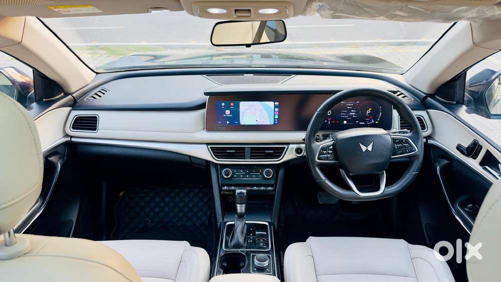 Mahindra Xuv700 2.2 Ax 7 Diesel At Luxury Pack Str Awd, 2022, Diesel