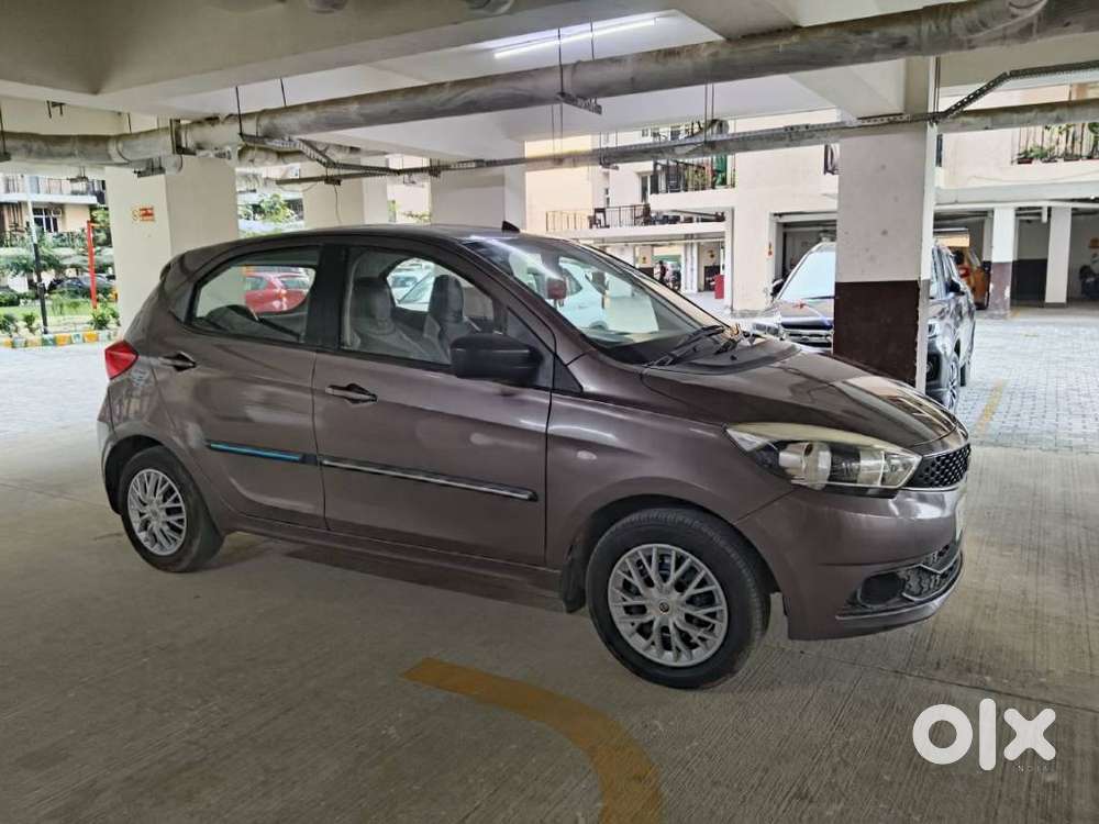Tata Tiago 1.2 Revotron Xt (o), 2016, Petrol