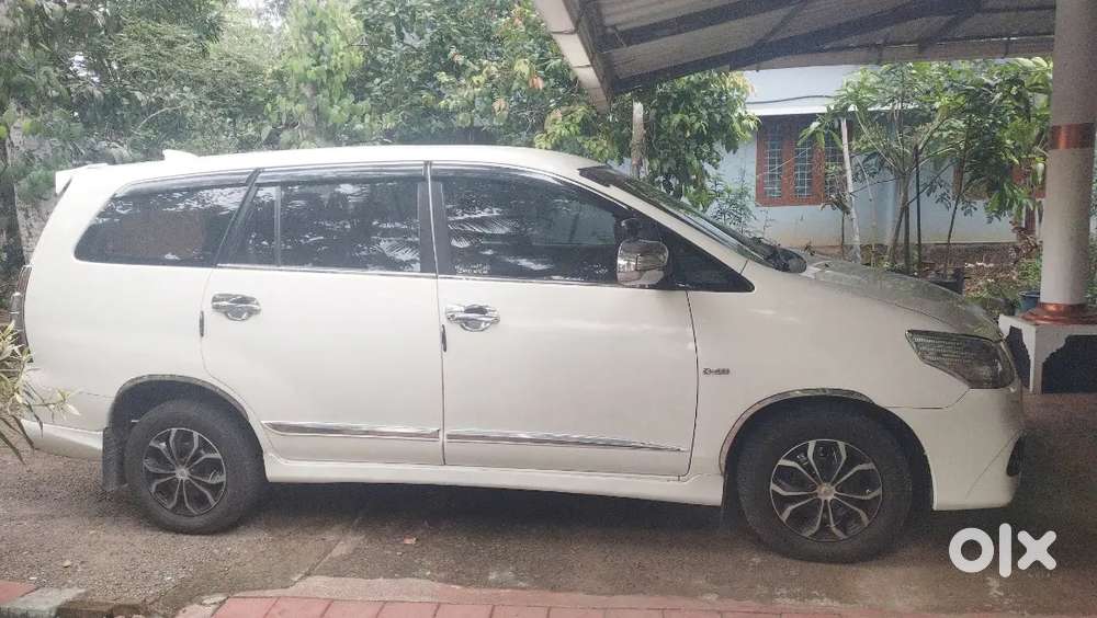 Toyota Innova 2011 Diesel 200000 Km Driven