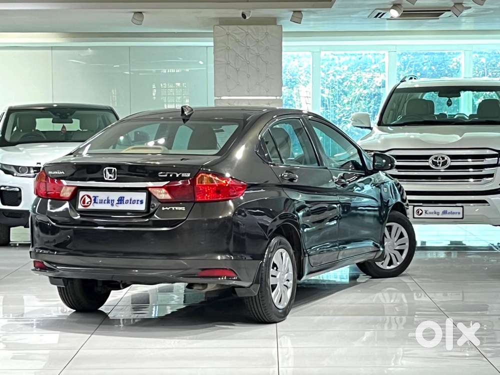 Honda City 1.5 V Cvt I-vtec Mt, 2022, Petrol