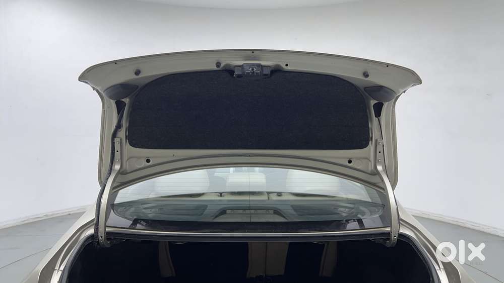 Toyota Corolla Altis 2013-2017 G At, 2013, Petrol