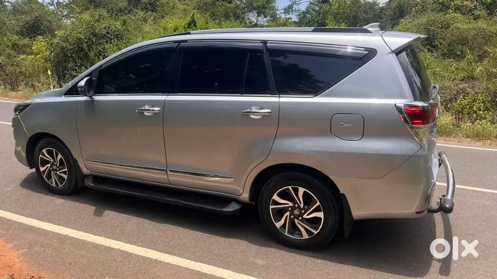 Toyota Innova Crysta 2024