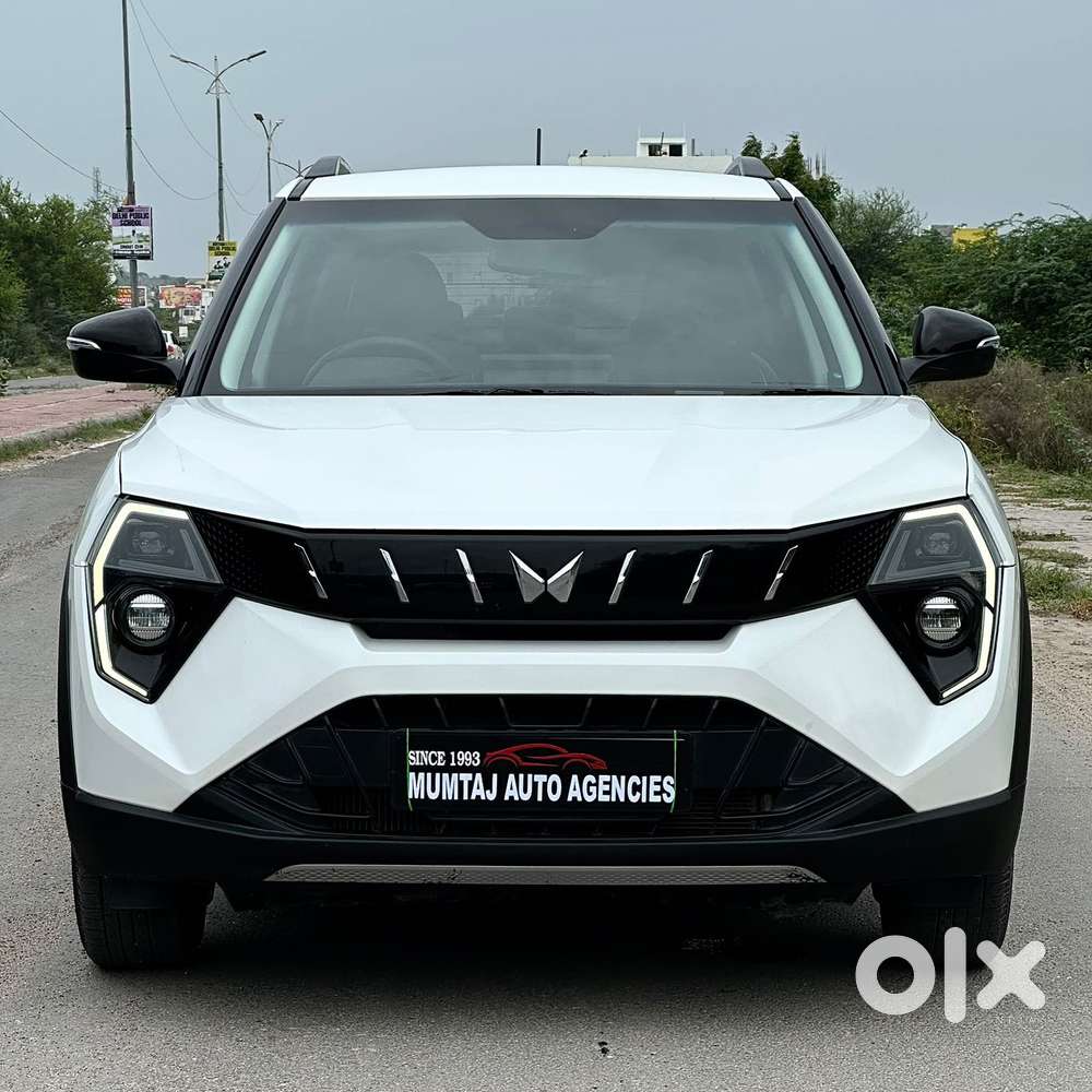Mahindra Xuv 3xo Ax5 Pm Mt, 2025, Petrol