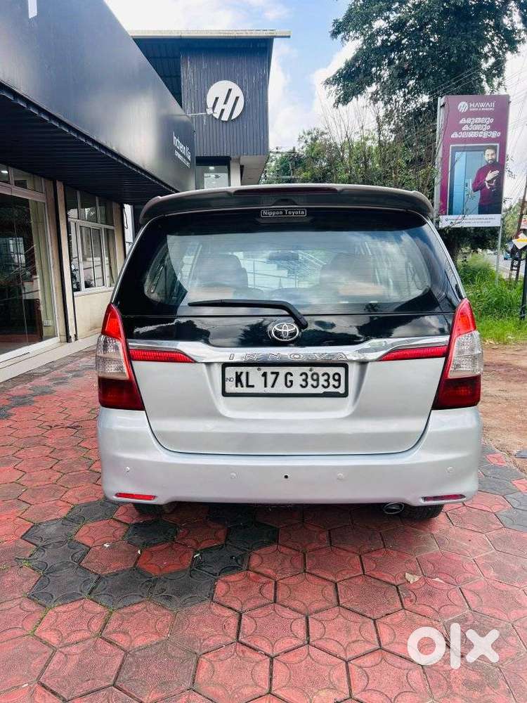 Toyota Innova 2.5 Gx 8 Seater Limited Edition, 2010, Diesel