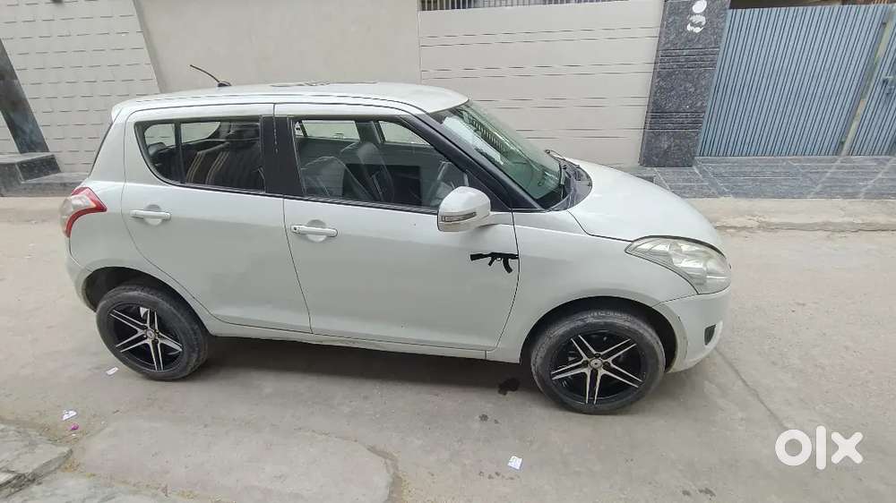 Maruti Suzuki Swift 2012