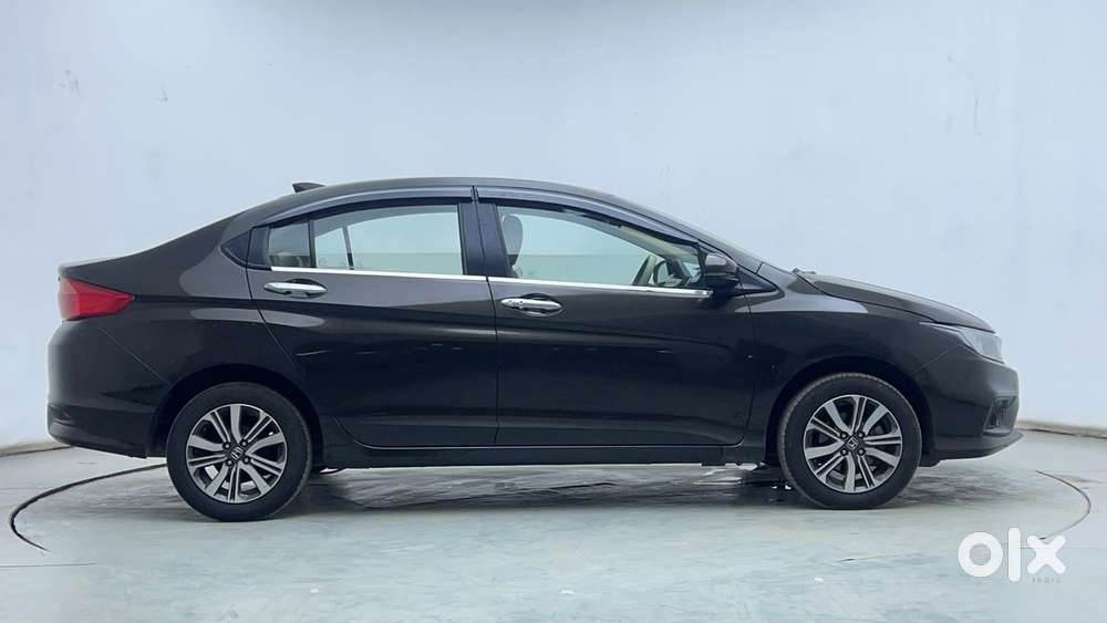 Honda City 1.5 V 4th Gen I-vtec Mt, 2022, Petrol