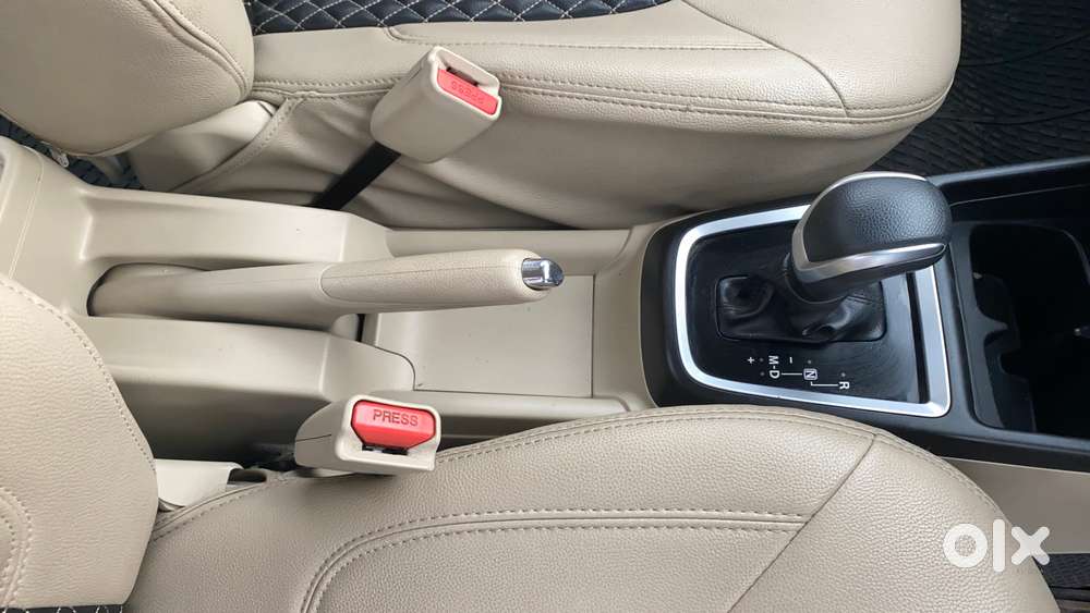 Maruti Suzuki Swift Dzire Zxi + Amt, 2018, Petrol