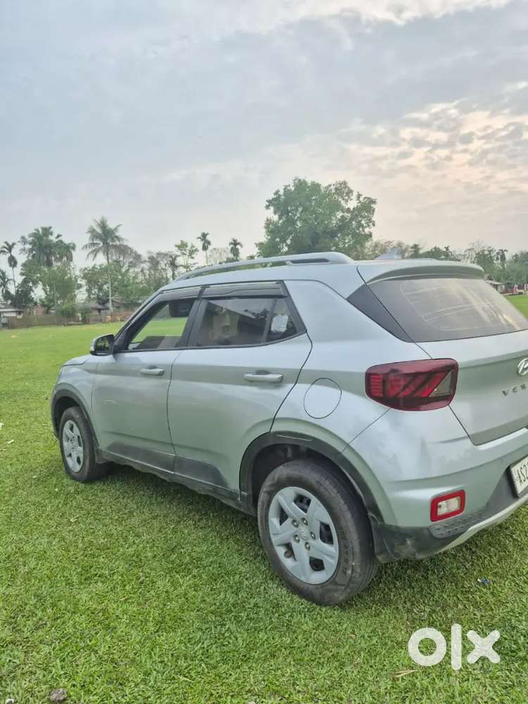 Hyundai Venue 2022 Petrol Well Maintained